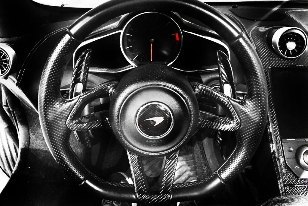 ชิ้นส่วนตกแต่งภายใน Autoclave Carbon Fiber McLaren 570S ทรง DarwinPRO