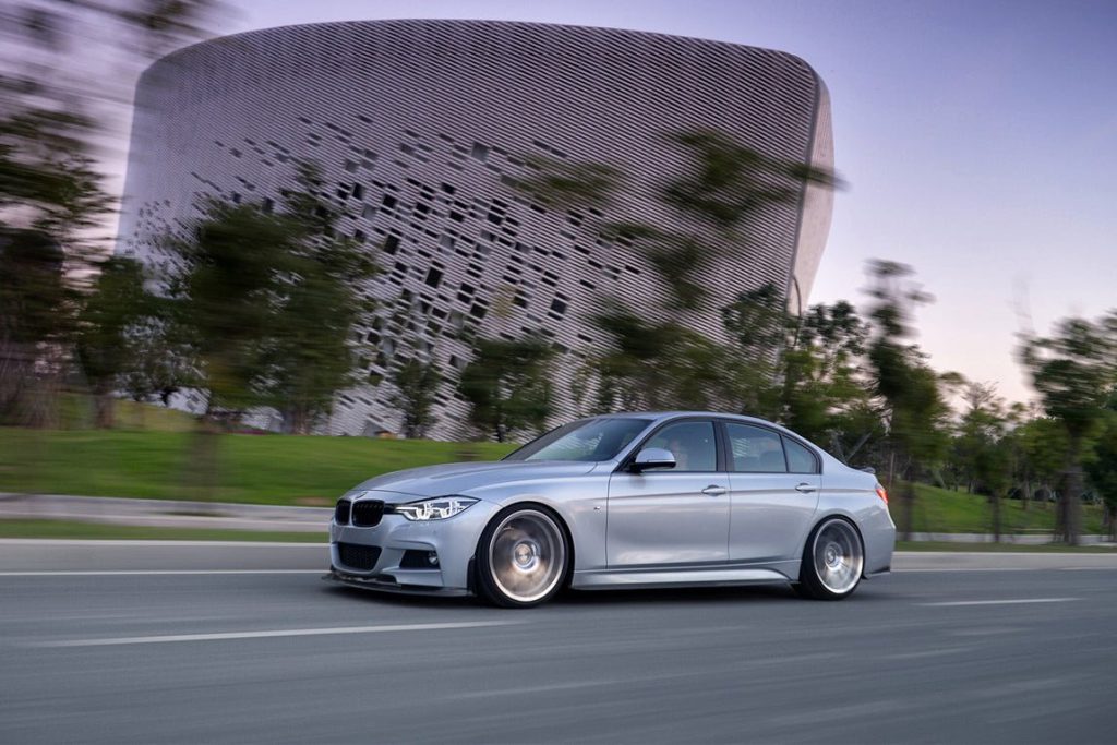 สเกิร์ตข้าง Carbon Fiber BMW 3 Series F30-F35 (M-Tech GV)