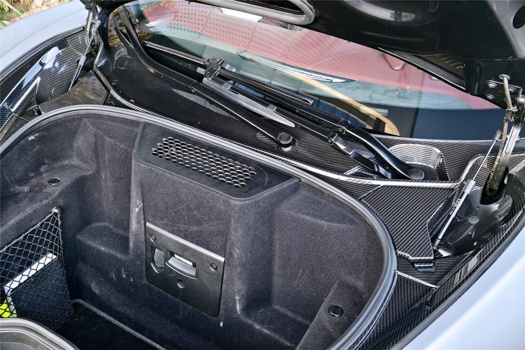 ฝากระโปรงหลัง Dry Carbon McLaren 570S (McLaren OEM)