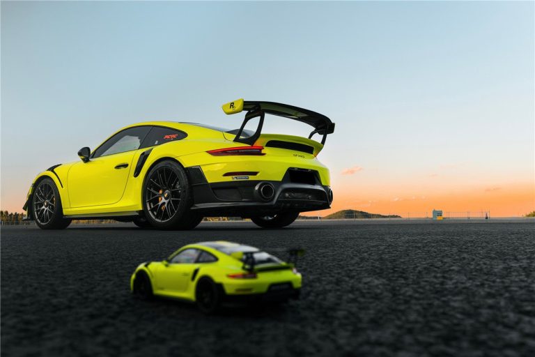 สปอยเลอร์ท้าย Carbon Fiber PORSCHE 911 991.2 Turbo ทรง DarwinPRO (GT2RS)