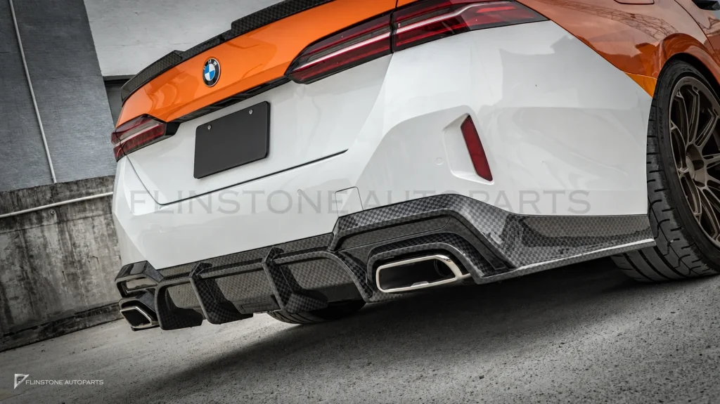 ปลายท่อไอเสีย BMW 5 Series G60 ทรงเหลี่ยม