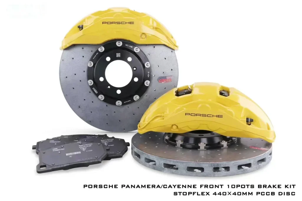 ชุดเบรก คาร์บอนเซรามิก Akebono 10 POT หน้า สำหรับ Porsche 971 Panamera 2019+