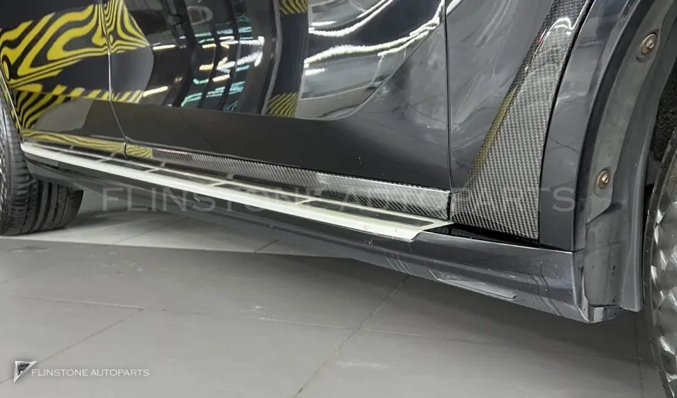 door trim Front - Rear carbon BMW X7 G07 in the style of Renegade Design