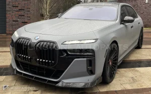 กรอบกระจังหน้า คาร์บอน BMW 7 Series G70 ทรง Renegade Design