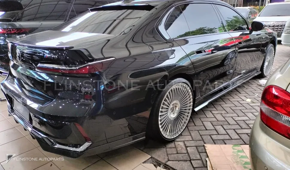 สปอยเลอร์หลังคา คาร์บอน BMW 7 Series G70 ทรง Renegade Design