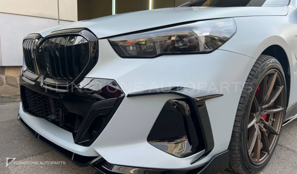 ครอบกันชนหน้า BMW 5 Series G60 ทรง Renegade Design