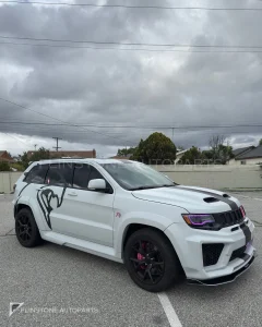 ชุดแต่งรอบคัน Jeep Grand Cherokee WK2 ทรง Renegade Design รุ่น Tyrannos V3