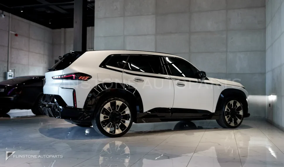 สเกิร์ตข้าง BMW XM G09 ทรง Renegade Design
