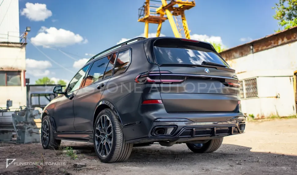 ชุดซุ้มล้อ Wide Body BMW X7 G07 LCI ทรง Renegade Design