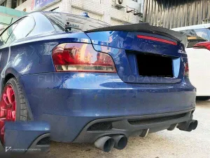 สปอยเลอร์ท้ายดรายคาร์บอน ทรง M4 (ซีดาน) BMW 1 Series E82 SOOQOO