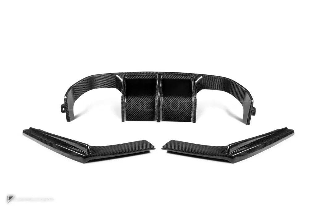 ดิฟฟิวเซอร์ท้ายดรายคาร์บอน ทรง V BMW M3 F80 F82 F83 F82 SOOQOO