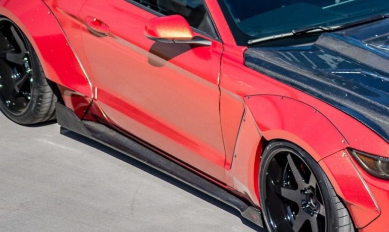 สเกิร์ตข้าง CMST สำหรับ Ford Mustang S550