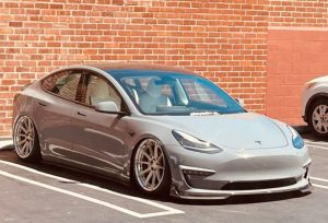 ลิ้นหน้า CMST ทรง สปลิตเตอร์ สำหรับ Tesla Model 3 2017-2023 (แบบที่ 5)