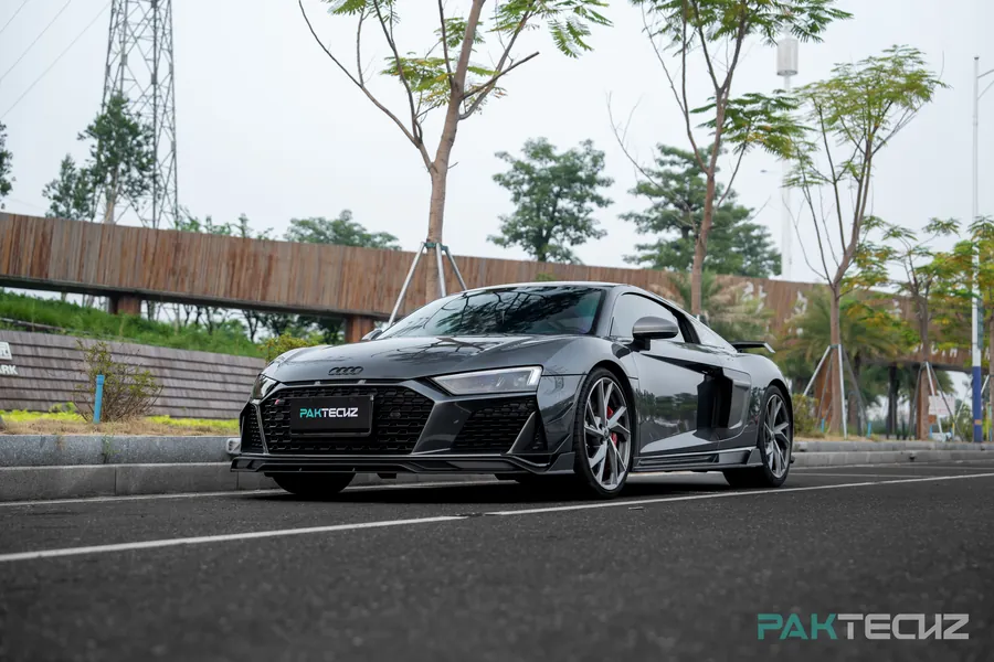 PAKTECHZ carbon fiber builds — Audi R8